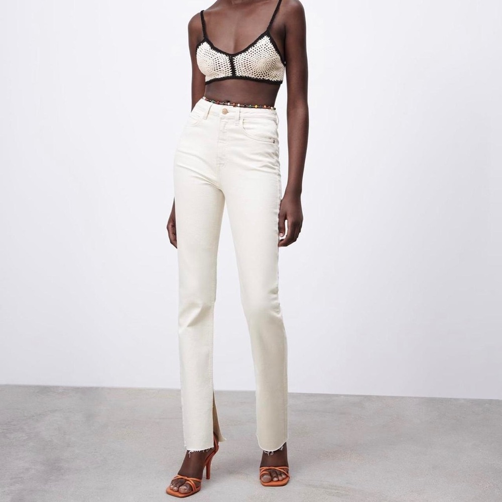 Zara HIGH RISE SLIM FLARED JEANS in Ecru / Cream (Split leg) NWTs!